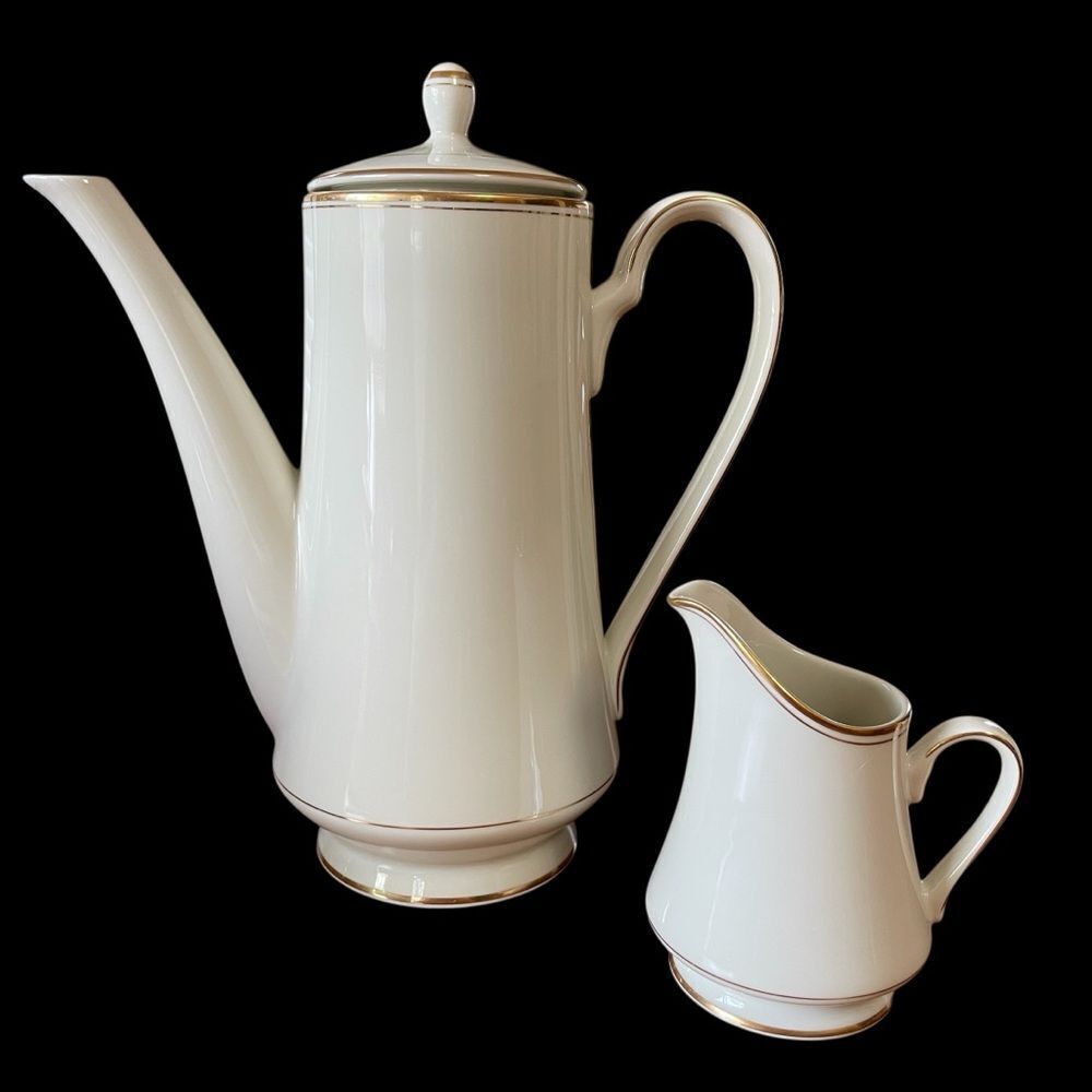Mikasa Trousdale L2801 Ivory China Pitcher Cream Coffee & Tea Set Ivory and Gold